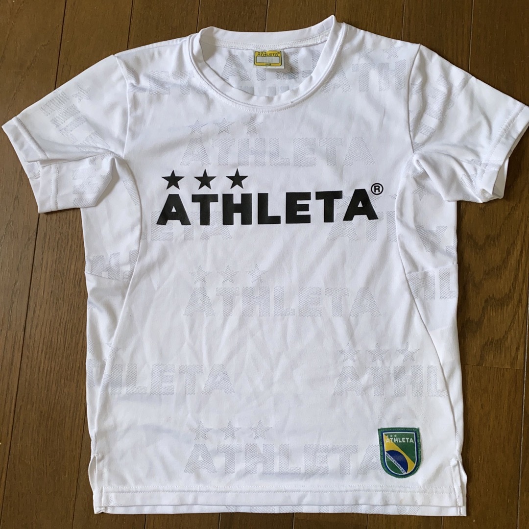 ATHLETA(アスレタ)のアスレタホワイトシャツ　140㎝ キッズ/ベビー/マタニティのキッズ服男の子用(90cm~)(Tシャツ/カットソー)の商品写真