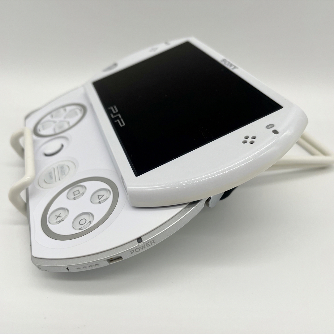 【美品】PSP-go N1000PW 本体 ホワイト 動作品 クレードル付き