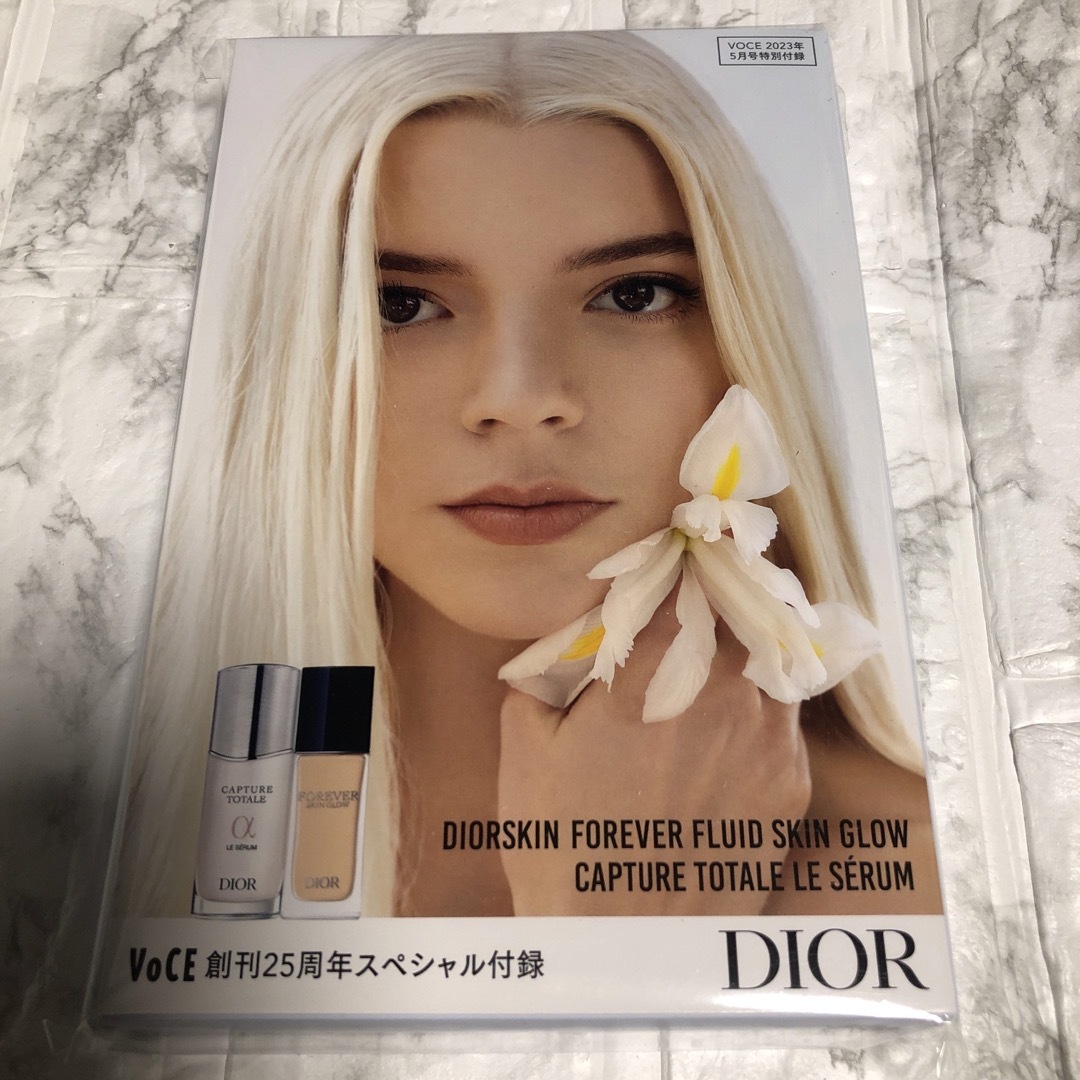 Dior(ディオール)のVoCE 創刊25周年スペシャル付録 エンタメ/ホビーの雑誌(美容)の商品写真