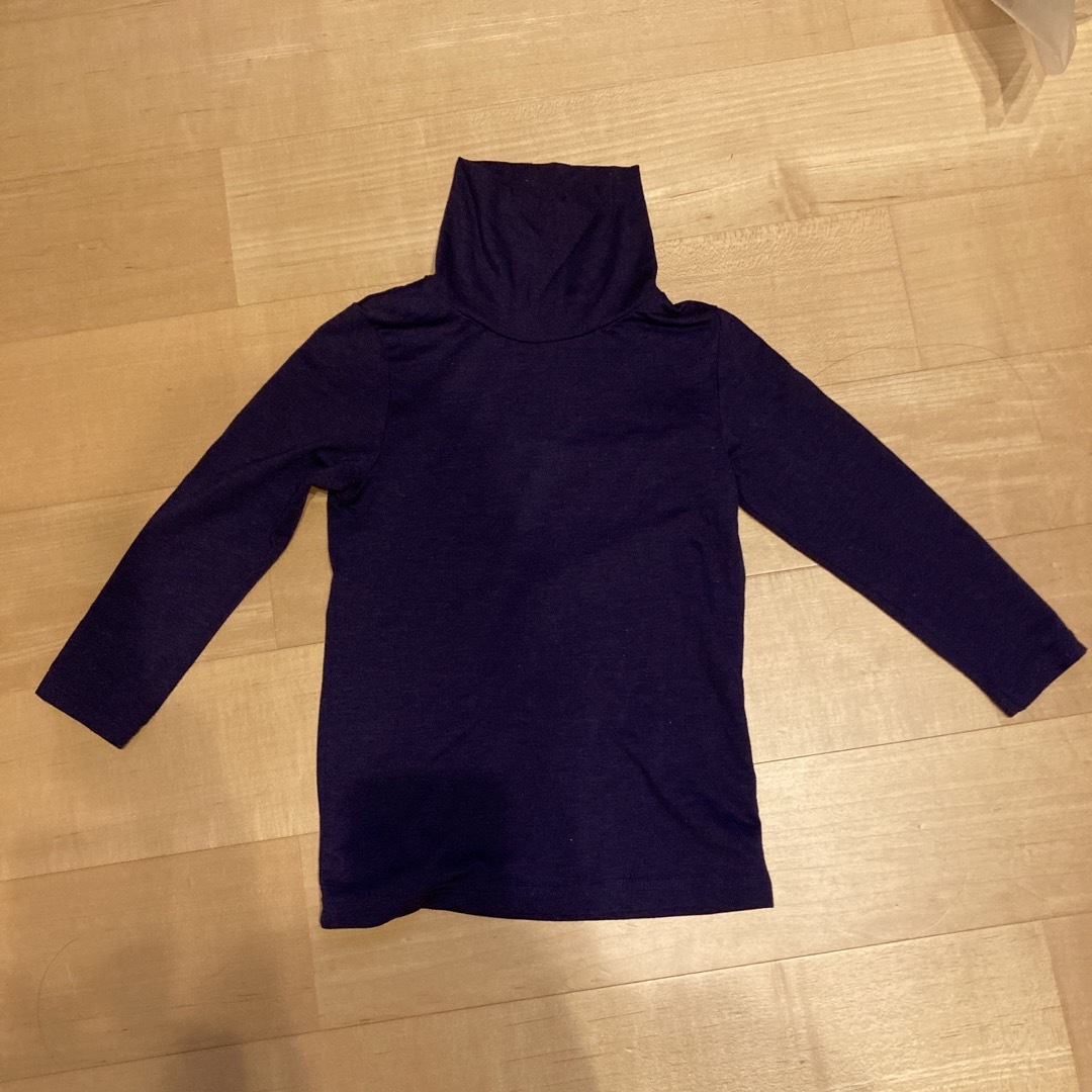 UNIQLO(ユニクロ)のUNIQLO 紫のタートル キッズ/ベビー/マタニティのキッズ服女の子用(90cm~)(Tシャツ/カットソー)の商品写真