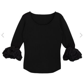 予算が足りなかったのでPINCH SLEEVE KNIT TOP カーキ