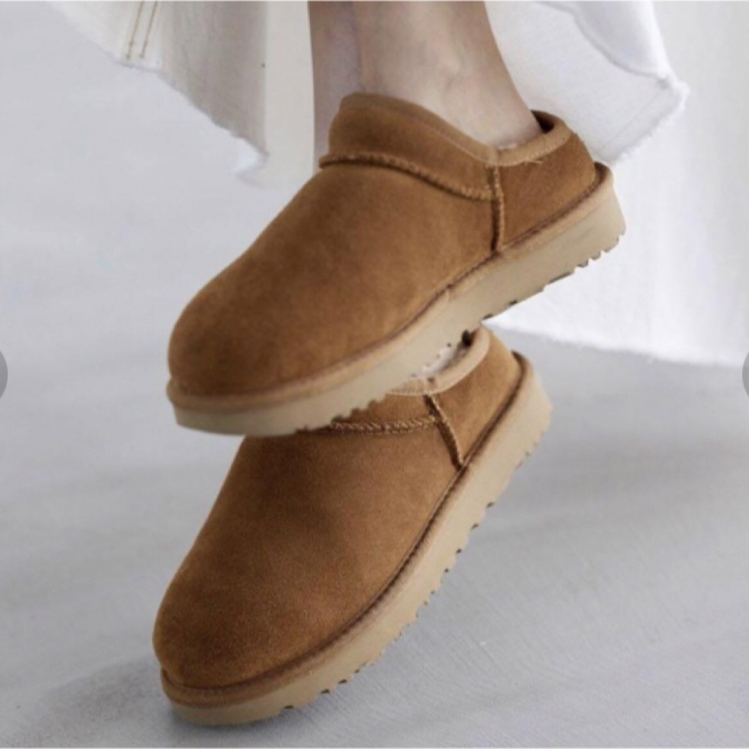 FRAMeWORK(フレームワーク)の2023 AW FRAMeWORK 別注　UGG ムートンスリッパ レディースの靴/シューズ(スリッポン/モカシン)の商品写真