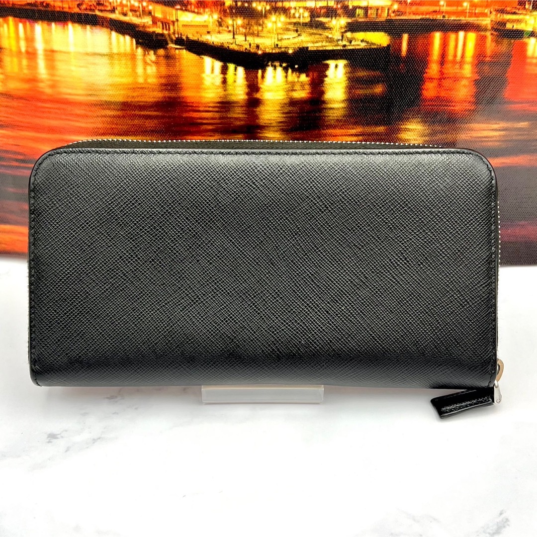 PRADA - 【美品】プラダ サフィアーノ レザー 型押し 黒 ラウンド