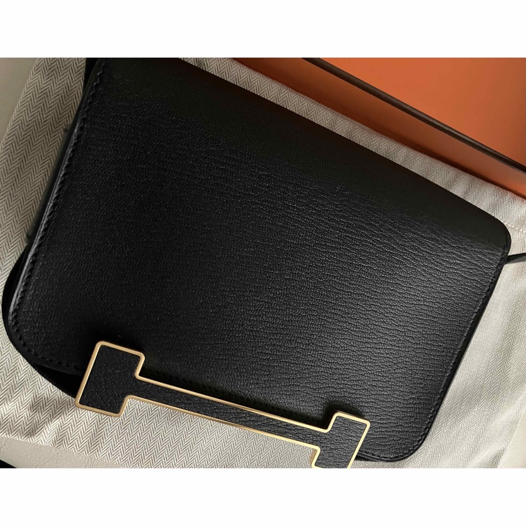 Hermes(エルメス)の新品未使用 エルメス ゲタ ブラック ゴールド金具 HERMES 黒 レディースのバッグ(ショルダーバッグ)の商品写真