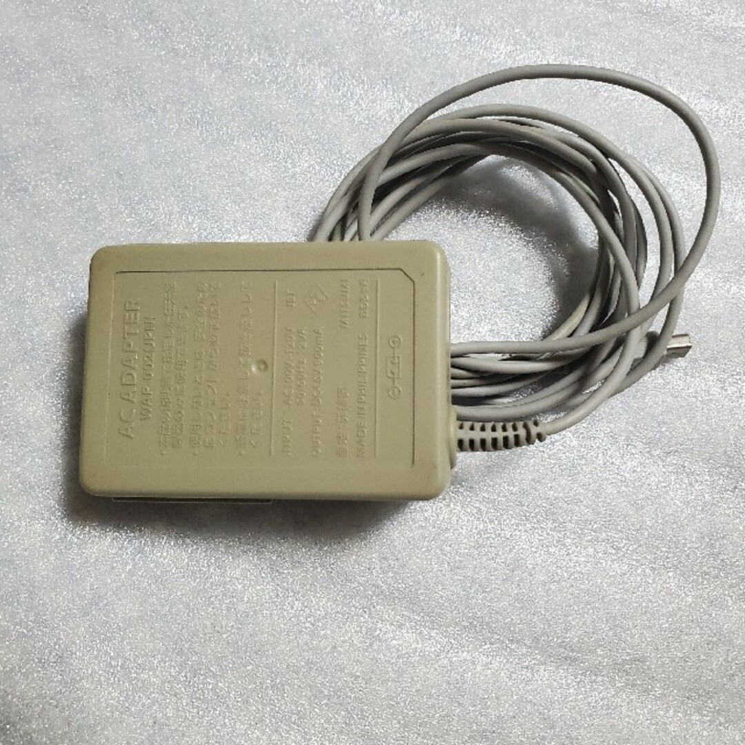 ニンテンドー3DS(ニンテンドー3DS)の任天堂 　3DS  LL　(ピンク×ホワイト) エンタメ/ホビーのゲームソフト/ゲーム機本体(携帯用ゲーム機本体)の商品写真