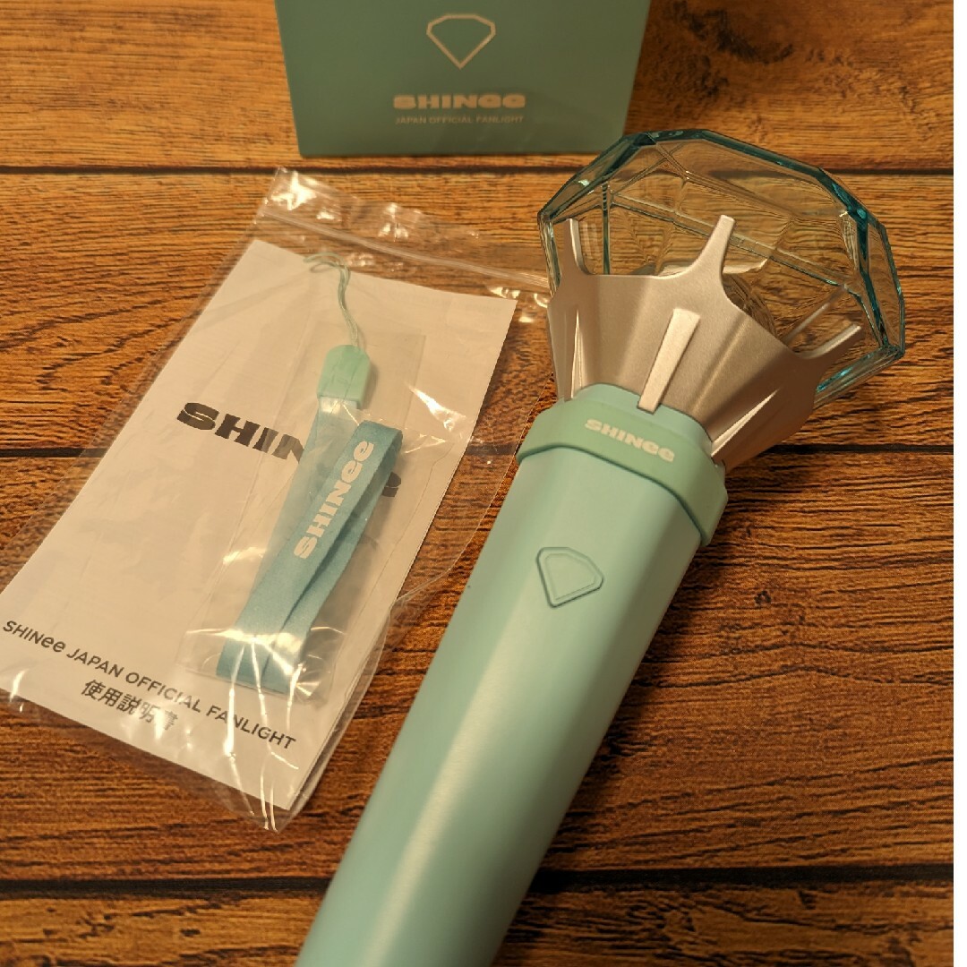 新品 SHINee JAPAN OFFICIAL FANLIGHTペンライト