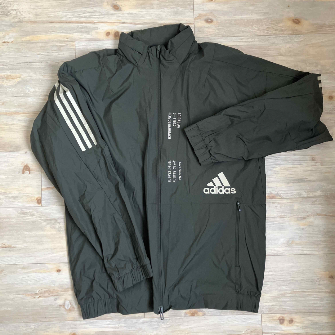 adidas   アディダス カーキグレー ナイロンジャケットの通販 by