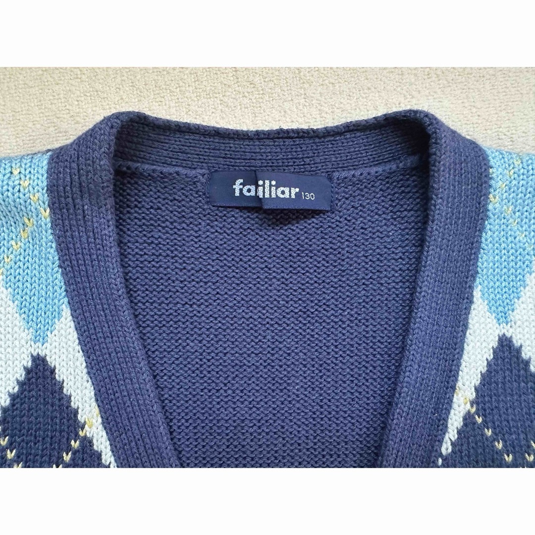 familiar(ファミリア)のfamiliar   ベスト　菱形　ボタン式　130  美品 キッズ/ベビー/マタニティのキッズ服男の子用(90cm~)(ニット)の商品写真