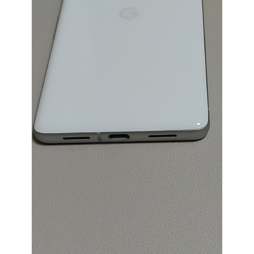 Google Pixel(グーグルピクセル)のPixel 7 128GB（ホワイト） スマホ/家電/カメラのスマートフォン/携帯電話(スマートフォン本体)の商品写真
