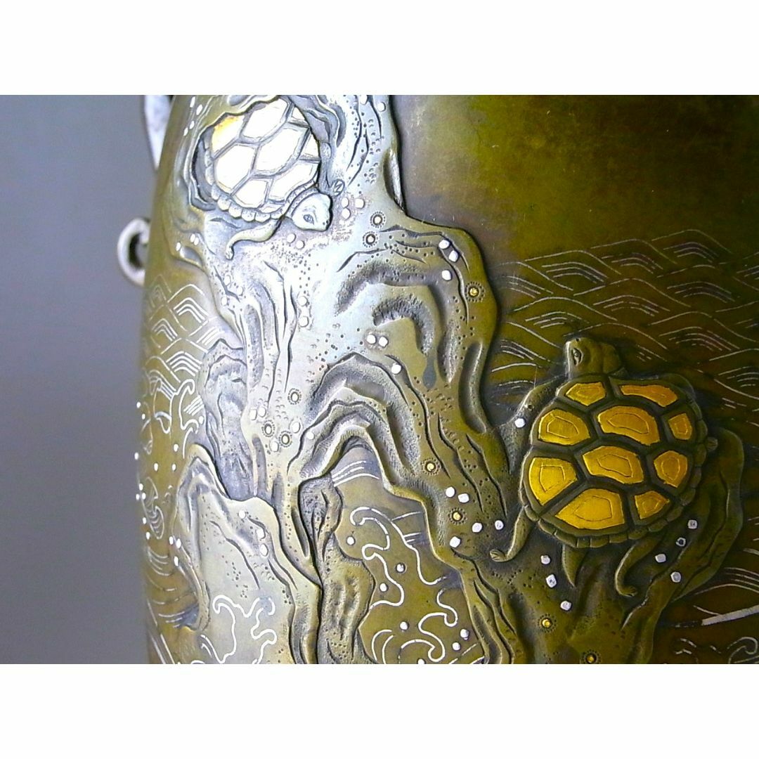 【 D875 】 超別格品　明治期金属工芸品　高肉象嵌賢人鶴亀之図飾り花器
