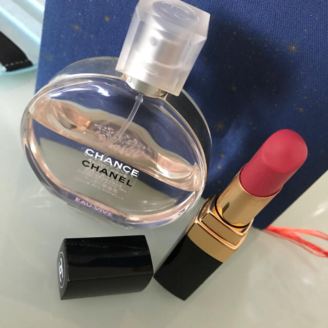 CHANEL(シャネル)のCHANEL CHANCE 香水 口紅セット コスメ/美容のベースメイク/化粧品(口紅)の商品写真