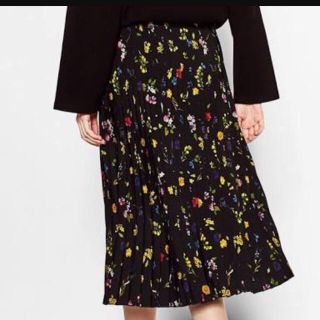 ザラ(ZARA)のザラ 花柄 プリーツスカート XS(ひざ丈スカート)