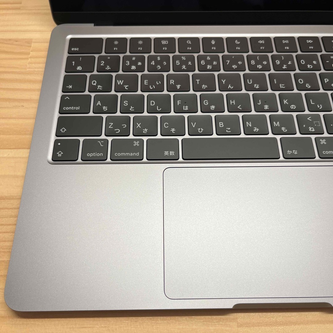 Apple(アップル)の13インチMacBook Air M2チップ スマホ/家電/カメラのPC/タブレット(ノートPC)の商品写真