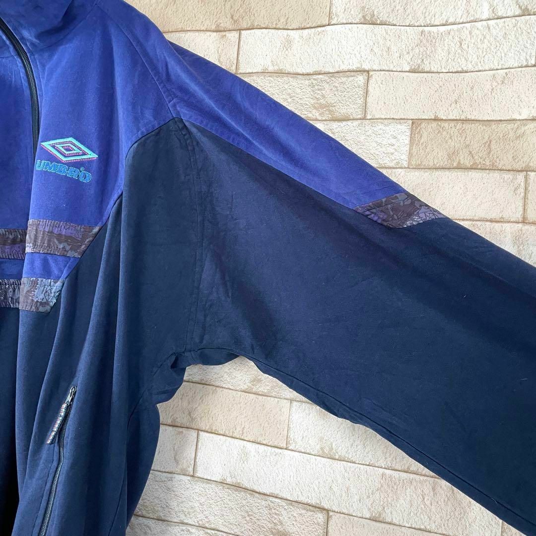 UMBRO(アンブロ)のUMBRO アンブロ ベロア ジャージ ジャケット 90s 両面刺繍 紺 紫 L メンズのトップス(ジャージ)の商品写真