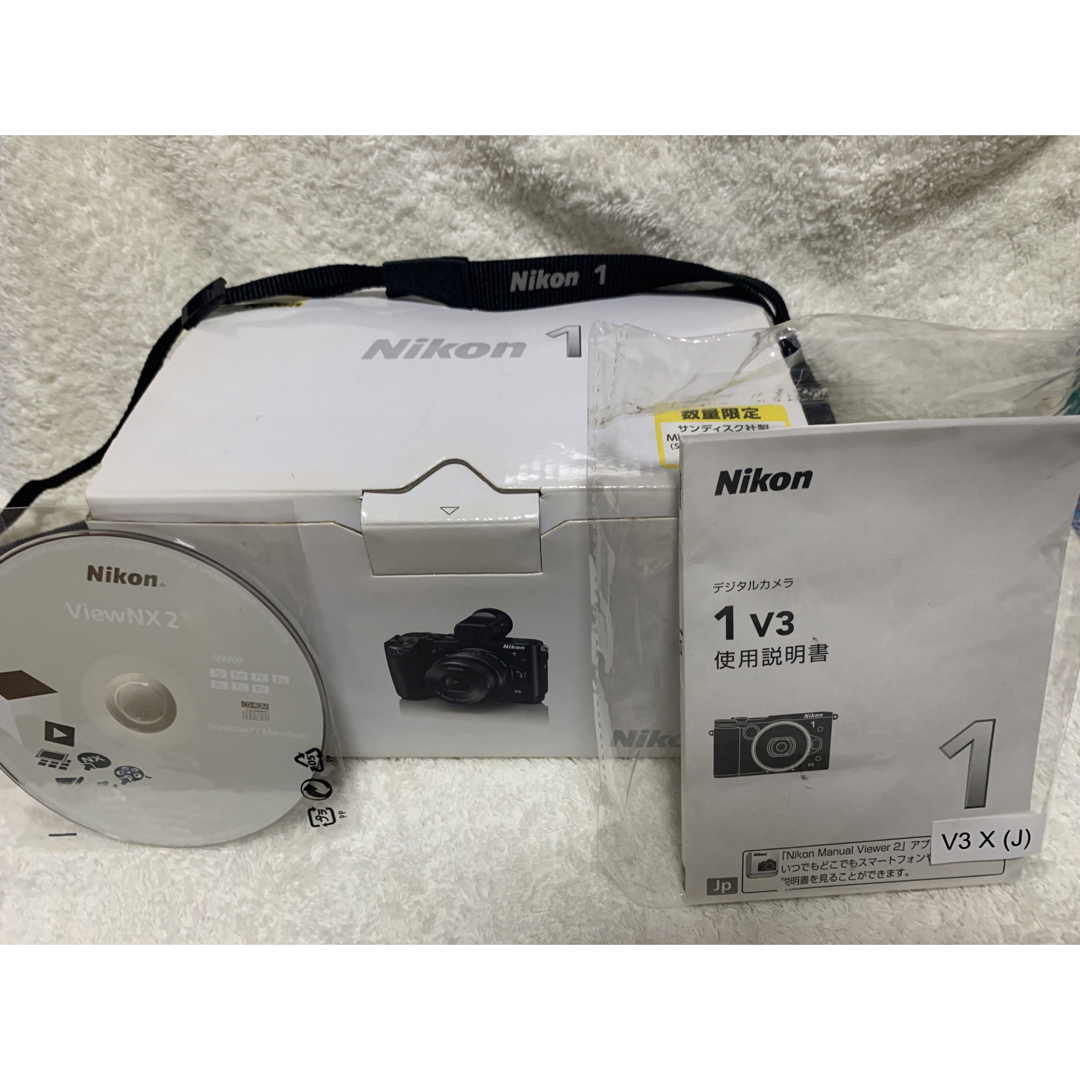 Nikon(ニコン)のNikon1 V3 プレミアムキット バッテリー・充電器付き スマホ/家電/カメラのカメラ(ミラーレス一眼)の商品写真