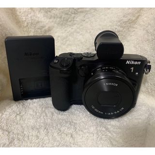 ニコン(Nikon)のNikon1 V3 プレミアムキット バッテリー・充電器付き(ミラーレス一眼)