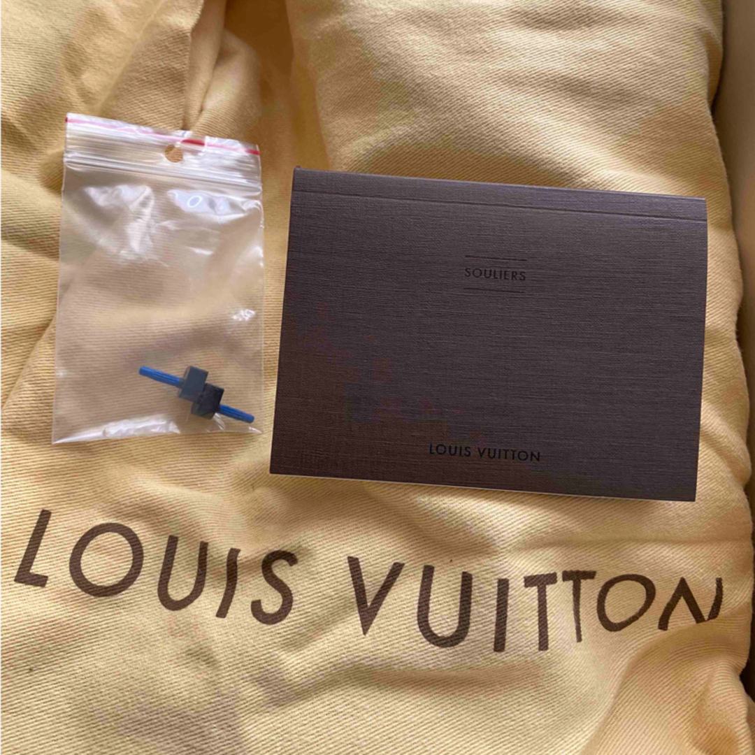 LOUIS VUITTON(ルイヴィトン)のルイヴィトンのブラックロングブーツ レディースの靴/シューズ(ブーツ)の商品写真