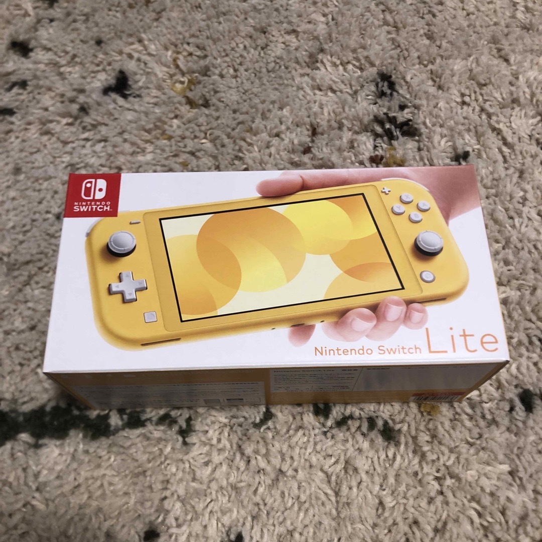 Nintendo Switch(ニンテンドースイッチ)のSwitch lite イエロー エンタメ/ホビーのゲームソフト/ゲーム機本体(家庭用ゲーム機本体)の商品写真