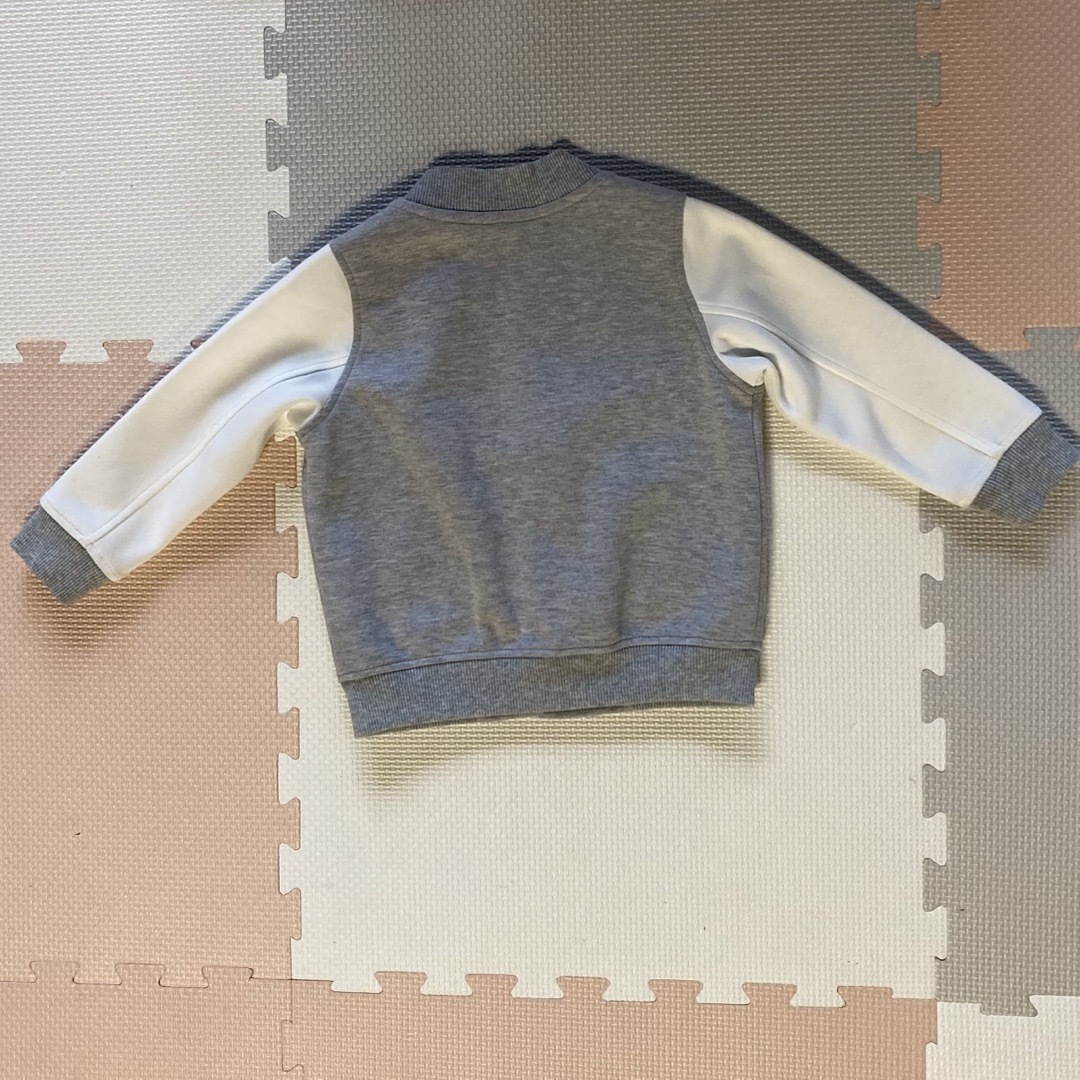 UNIQLO(ユニクロ)のUNIQLO  上着　アウター　90 キッズ/ベビー/マタニティのキッズ服男の子用(90cm~)(ジャケット/上着)の商品写真