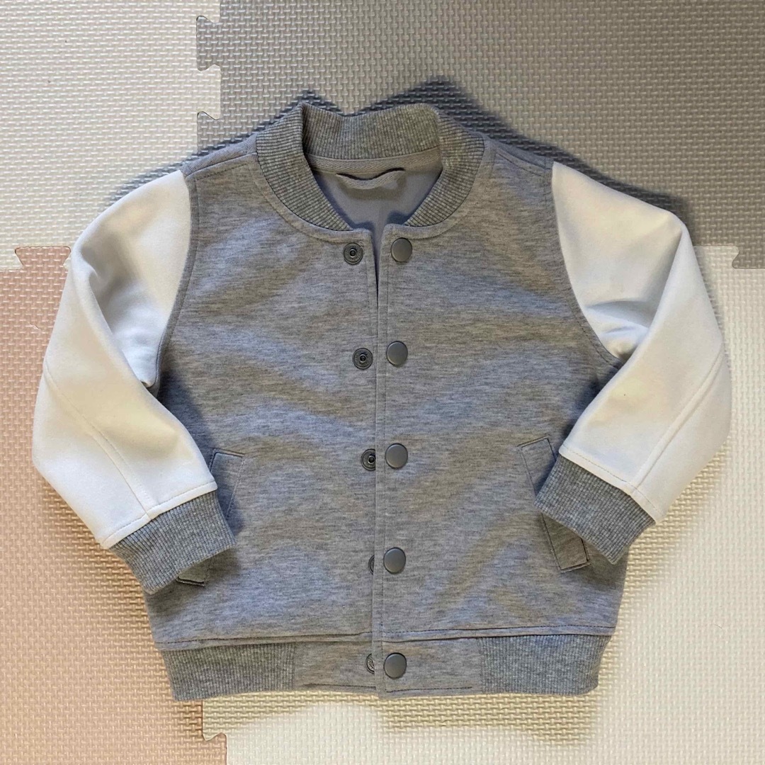 UNIQLO(ユニクロ)のUNIQLO  上着　アウター　90 キッズ/ベビー/マタニティのキッズ服男の子用(90cm~)(ジャケット/上着)の商品写真