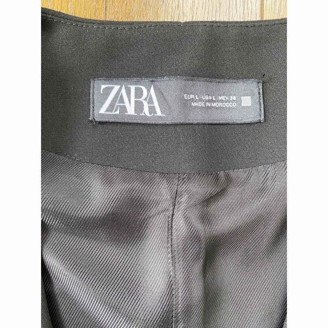 ZARA(ザラ)のZARA ラインストーンボタンロングベスト レディースのトップス(ベスト/ジレ)の商品写真