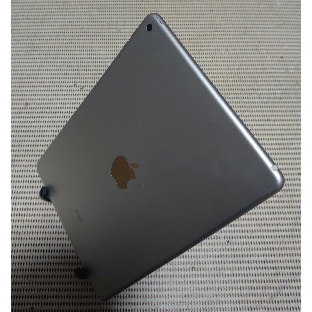 0G5VY 完動品美品iPad Air2(A1566)本体64GBシルバー送料込