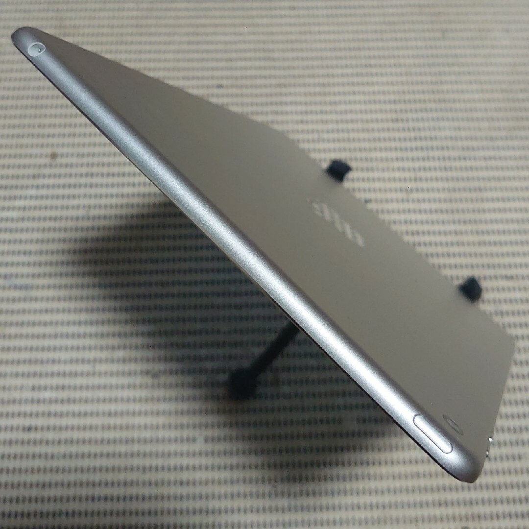 0G5VY 完動品美品iPad Air2(A1566)本体64GBシルバー送料込