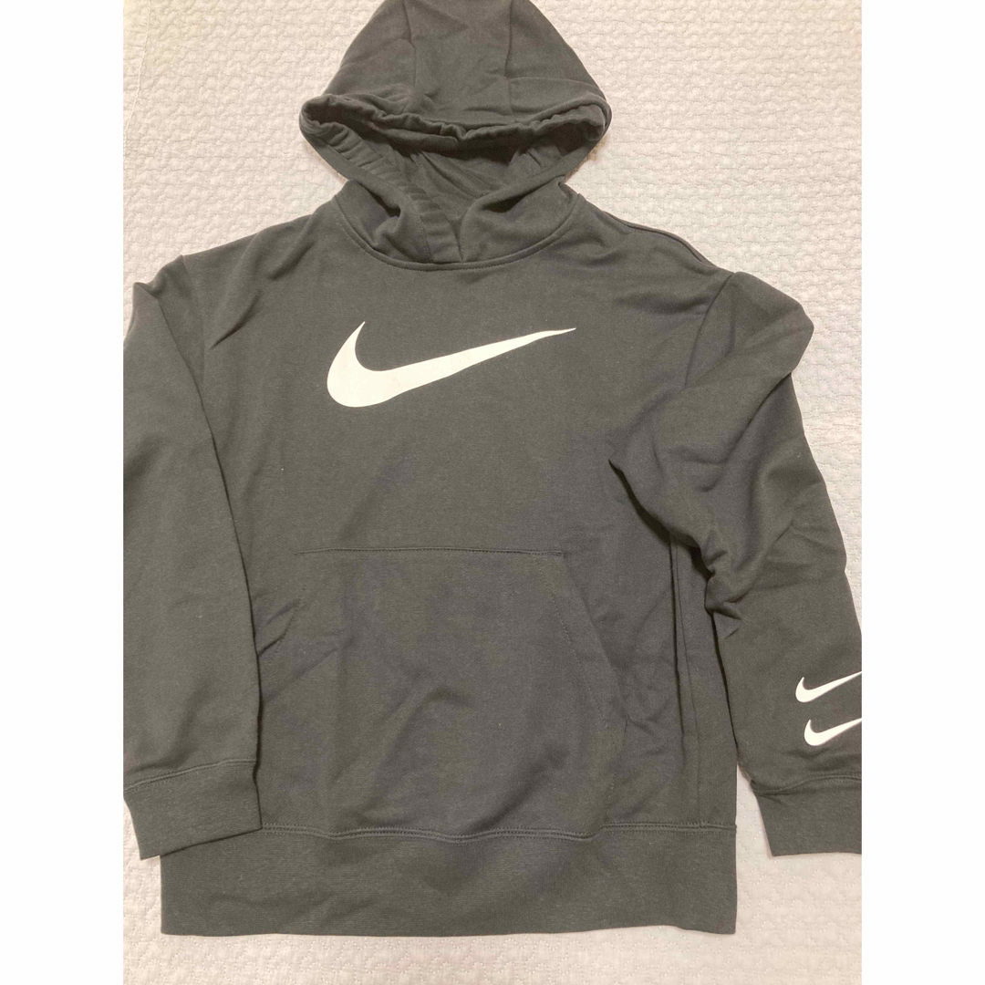 NIKE(ナイキ)のNIKE シンプル薄パーカー レディースのトップス(パーカー)の商品写真