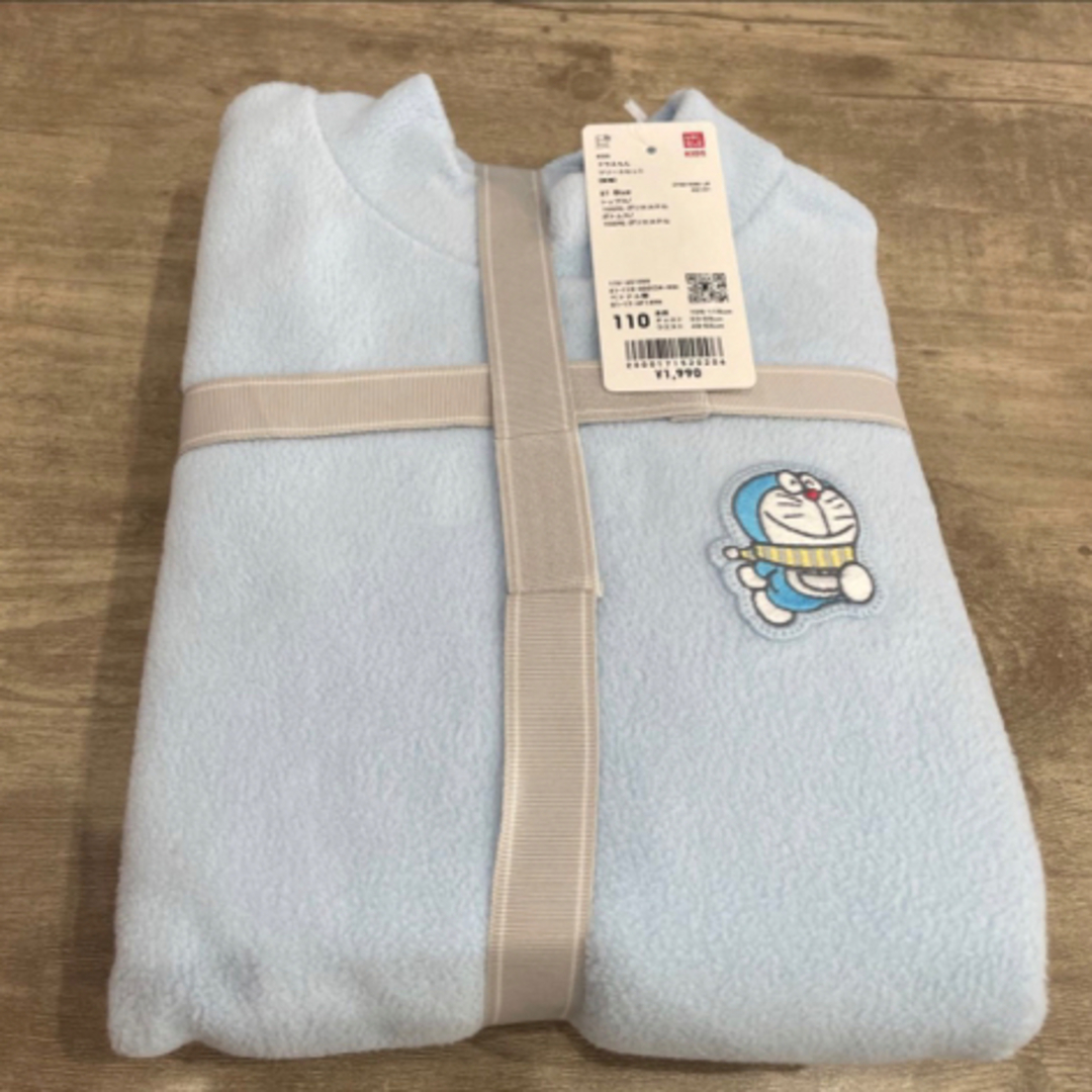 UNIQLO ユニクロ　ドラえもん　フリースパジャマ　上下 キッズ/ベビー/マタニティのキッズ服男の子用(90cm~)(パジャマ)の商品写真