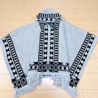 アズールバイマウジー(AZUL by moussy)の【最終価格】新品★アズール グレー ポンチョ フリンジ フード付き(ポンチョ)