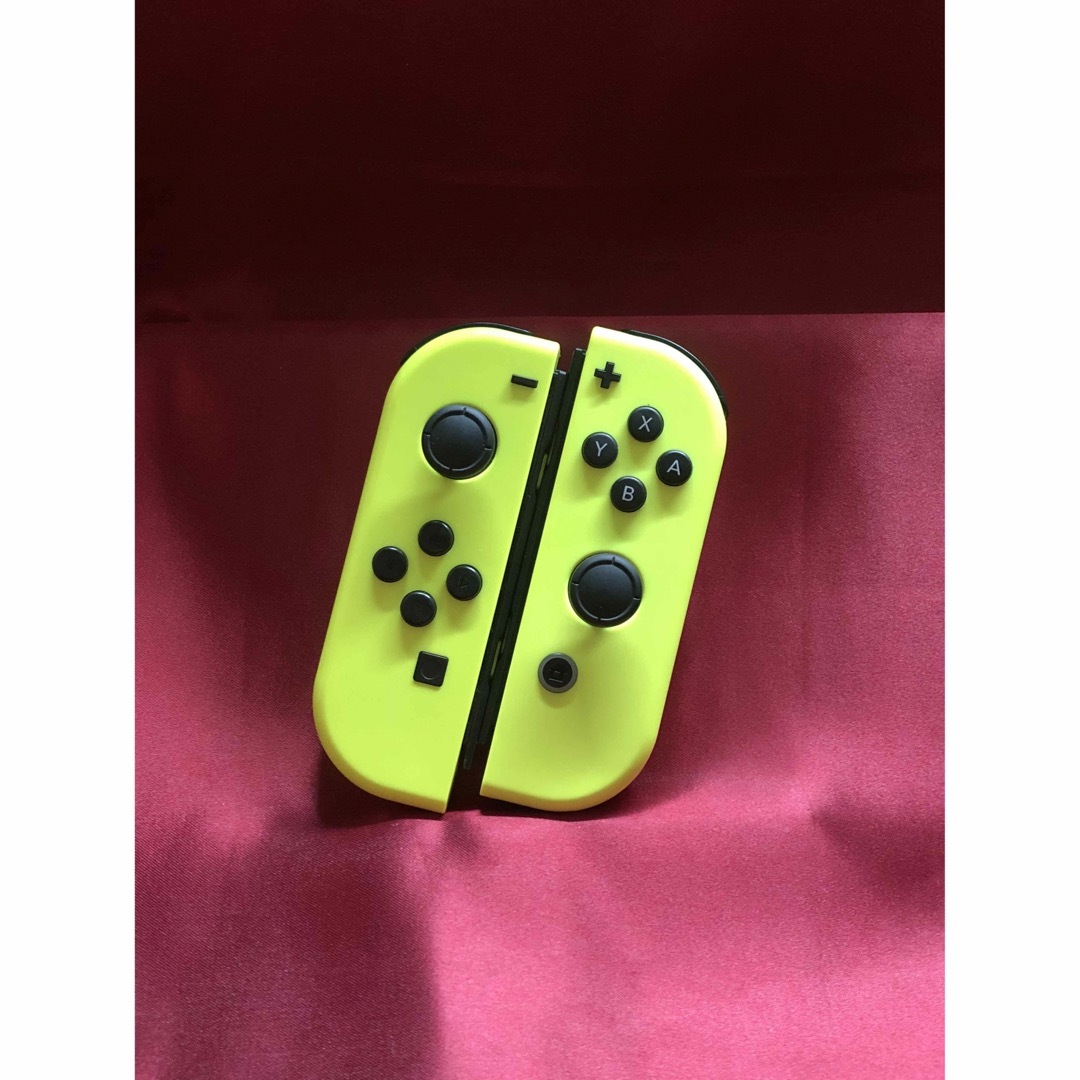 Nintendo Switch(ニンテンドースイッチ)の[安心保証]状態良品　純正ジョイコン　ネオンイエロー　左右セット エンタメ/ホビーのゲームソフト/ゲーム機本体(その他)の商品写真