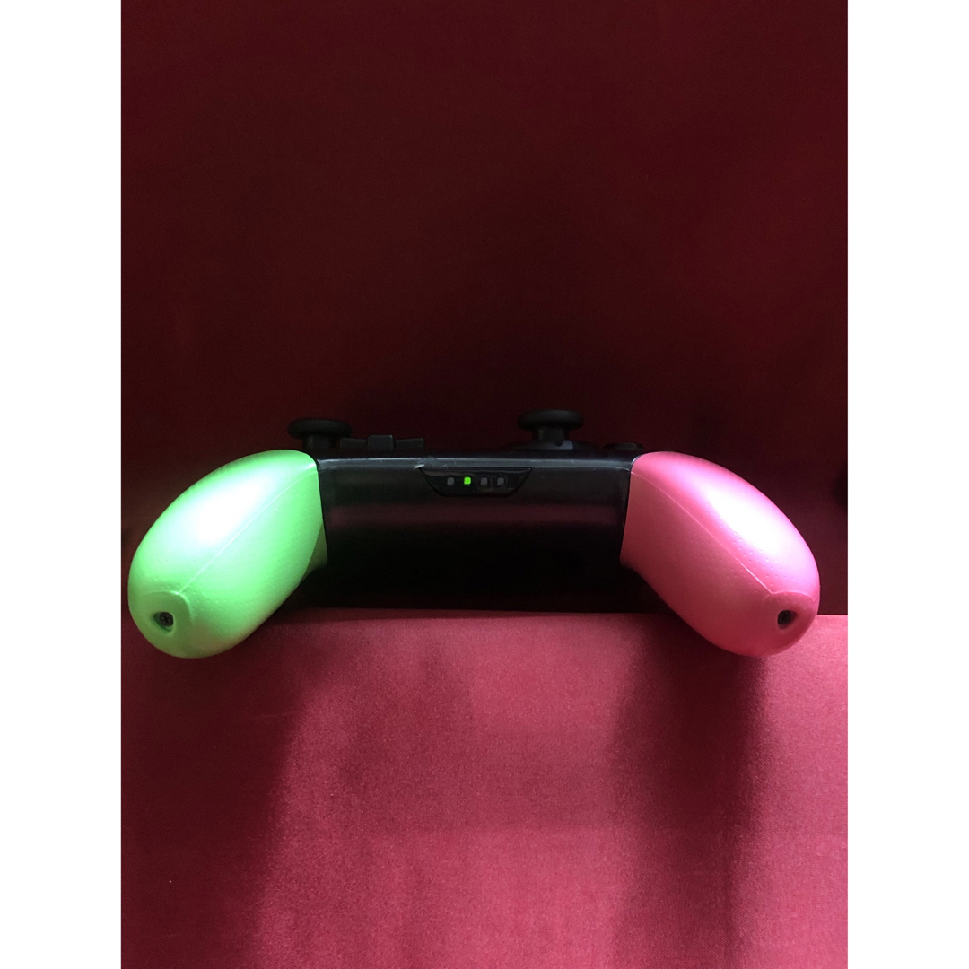 Nintendo Switch(ニンテンドースイッチ)の[安心保証]純正プロコン　スプラトゥーン2エディション　箱、充電USB付き エンタメ/ホビーのゲームソフト/ゲーム機本体(その他)の商品写真