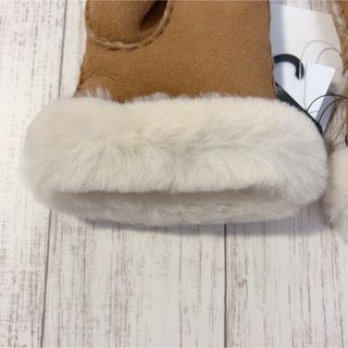 【ほぼ未使用】UGG　アグ　手袋　スマホ操作可能　Sサイズ　5本指　タグ付き