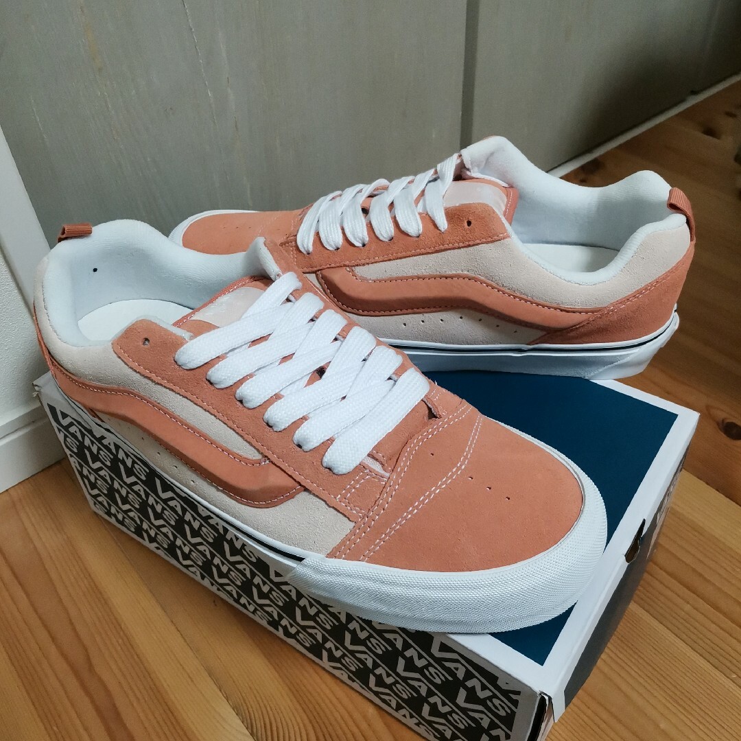 早い者勝ち値引き新品】VANS Knu Skool Vlt Lx ピーチ30-