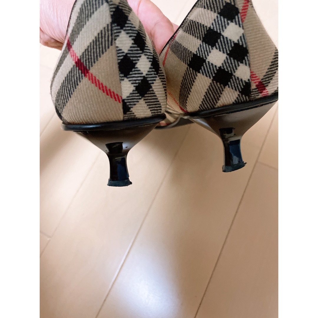 BURBERRY BLUE LABEL(バーバリーブルーレーベル)の美品　Burberry パンプス　24センチ レディースの靴/シューズ(ハイヒール/パンプス)の商品写真