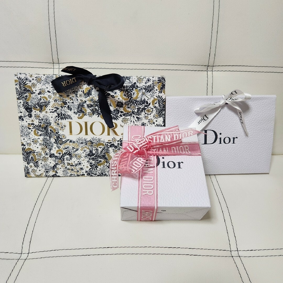 Dior(ディオール)のDior CHANEL ADDICTION ショッパー 紙袋 セット レディースのバッグ(ショップ袋)の商品写真