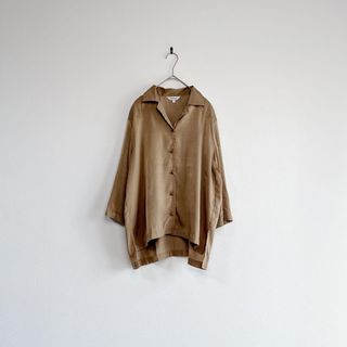 マウジー(moussy)のMOUSSY ウエスタンヨークオープンシャツ サテン F ベージュ マウジー(シャツ/ブラウス(半袖/袖なし))