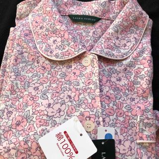 ローラアシュレイ(LAURA ASHLEY)のローラアシュレイ　小花柄パジャマ(パジャマ)