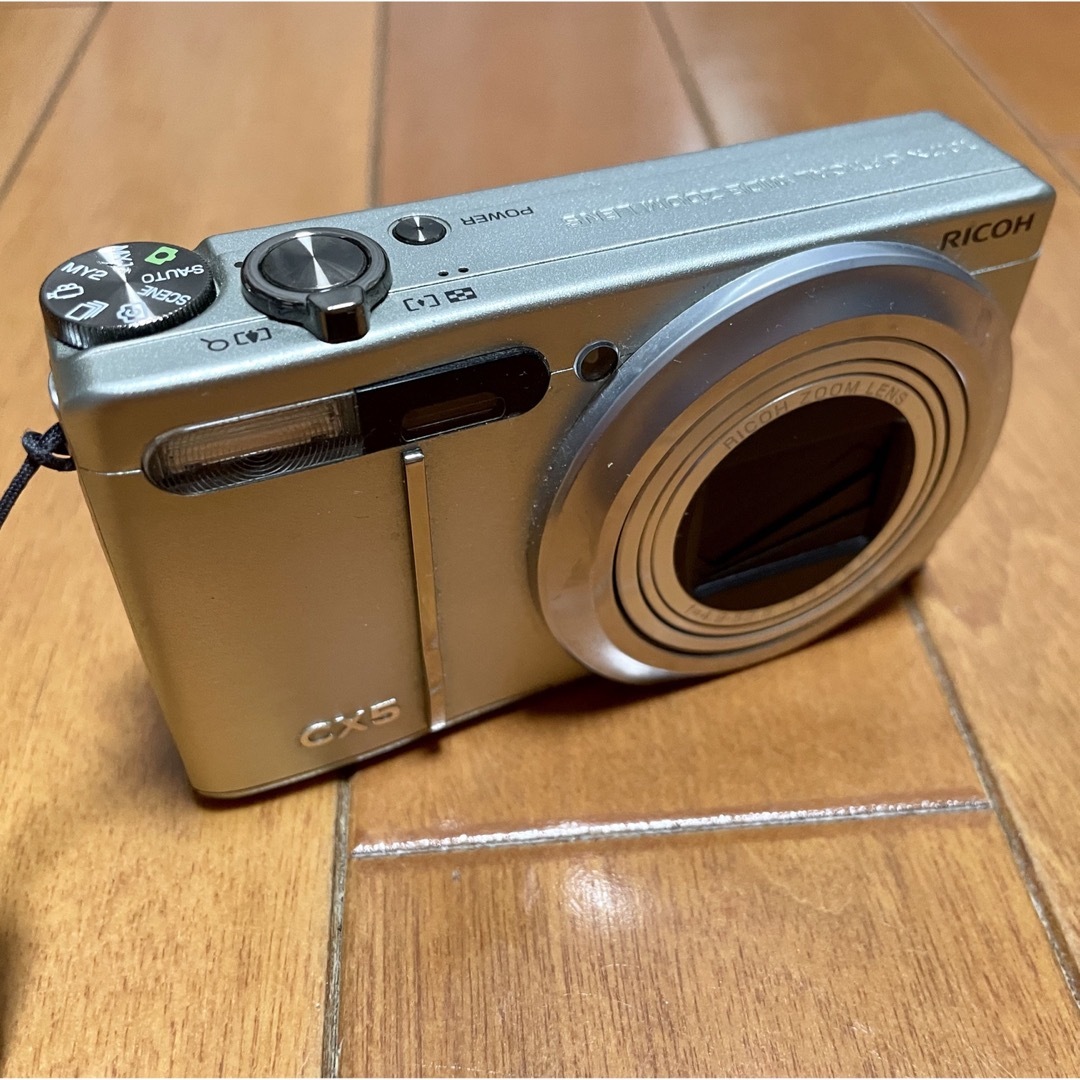 RICOH(リコー)のRICOH コンパクトデジタルカメラ リコー CX CX5 GREEN SILV スマホ/家電/カメラのカメラ(コンパクトデジタルカメラ)の商品写真