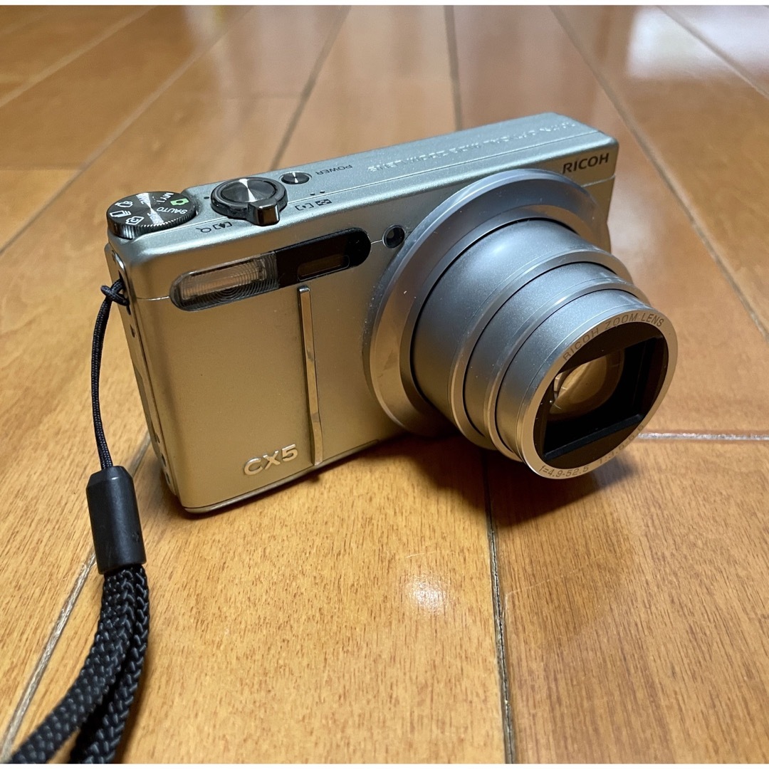 RICOH(リコー)のRICOH コンパクトデジタルカメラ リコー CX CX5 GREEN SILV スマホ/家電/カメラのカメラ(コンパクトデジタルカメラ)の商品写真