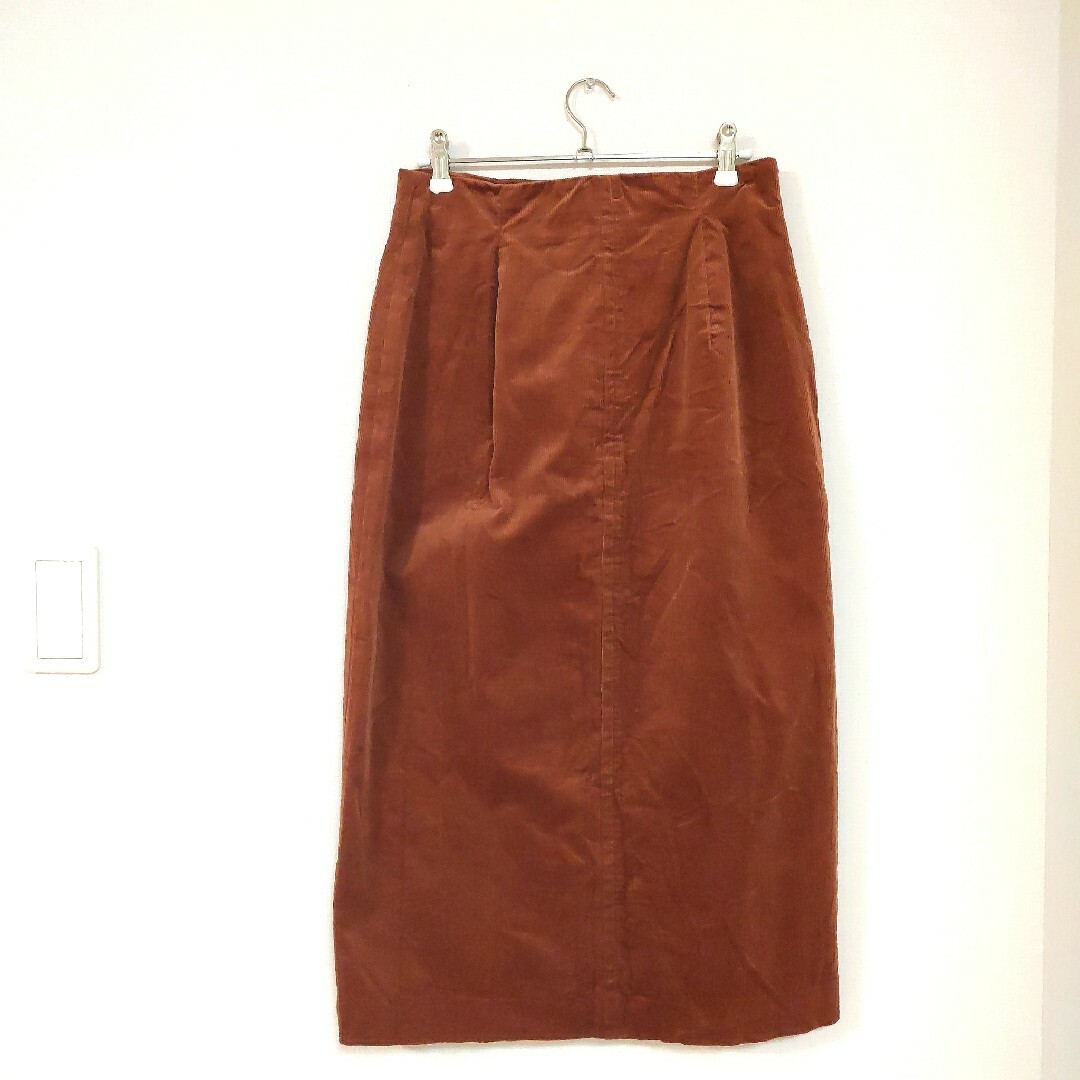 ROPE’(ロペ)のロペマドモアゼル フロントスリットコーデュロイタイトスカート S 茶 レディースのスカート(ひざ丈スカート)の商品写真