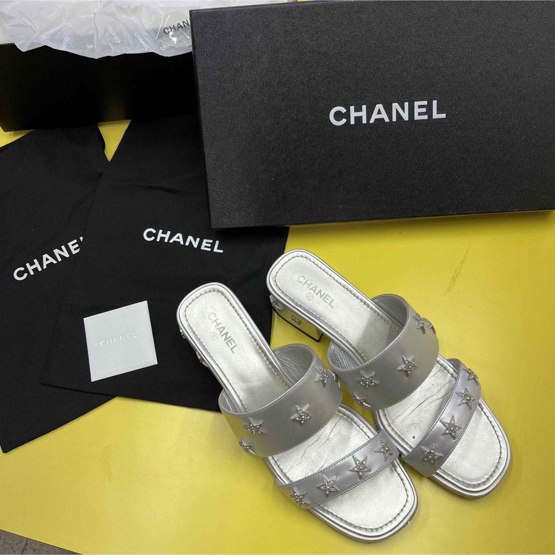 CHANEL シャネル　シルバーサンダル38靴/シューズ