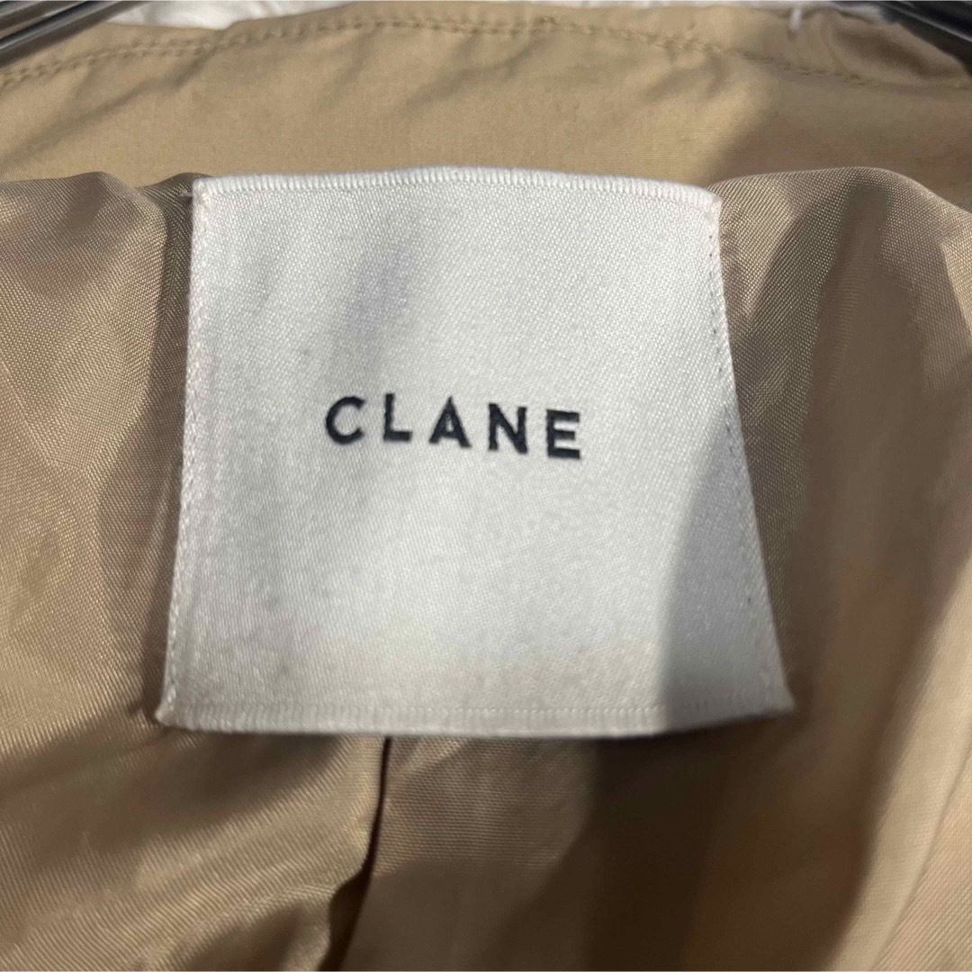 CLANE(クラネ)の【美品】CLANE クラネ  バックフリルスリーブトレンチコート ロングコート レディースのジャケット/アウター(ロングコート)の商品写真