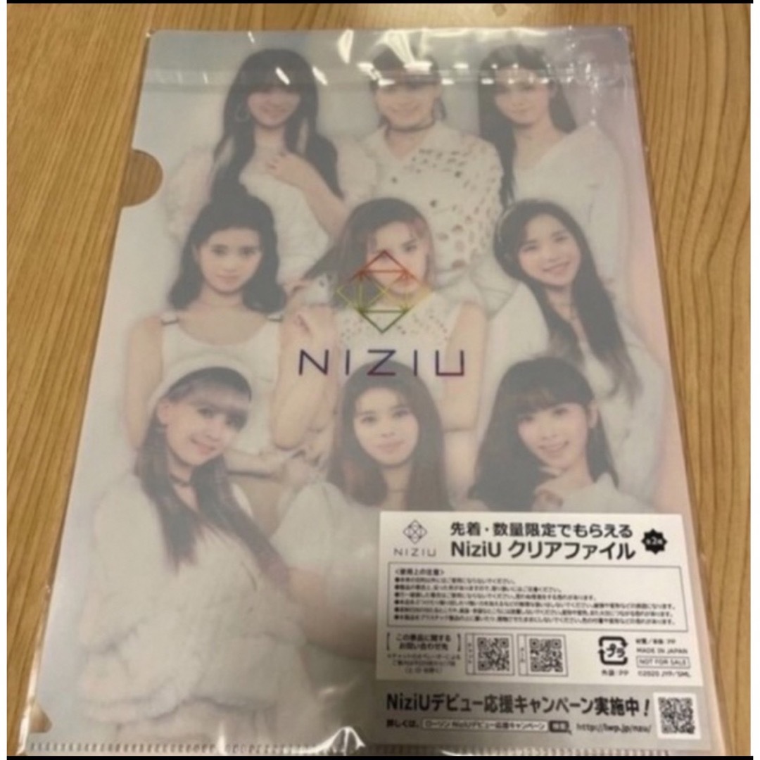 NiziU(ニジュー)のNiziU クリアファイル エンタメ/ホビーのタレントグッズ(アイドルグッズ)の商品写真