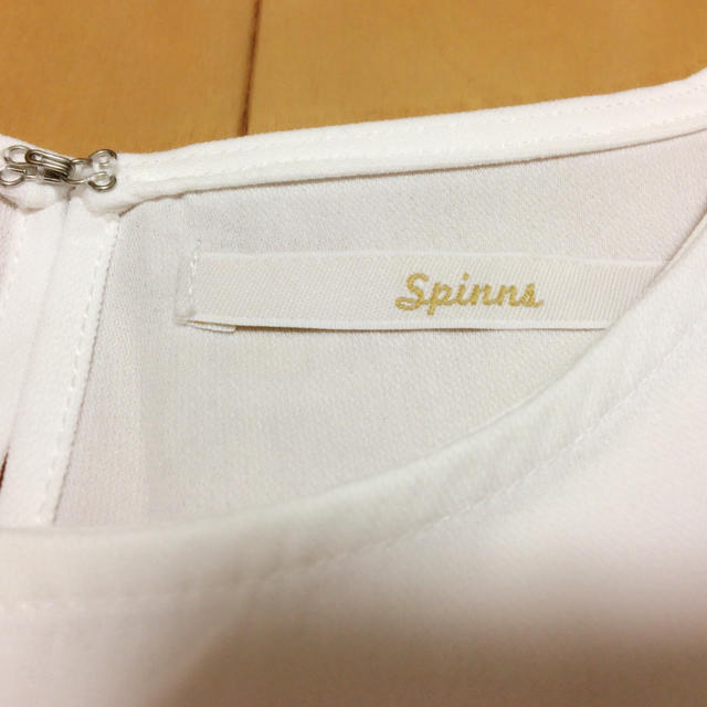 SPINNS(スピンズ)の【美品】リボン チョーカー プレゼント‼︎ ♡tocco風 令嬢トップス♡ レディースのトップス(シャツ/ブラウス(半袖/袖なし))の商品写真