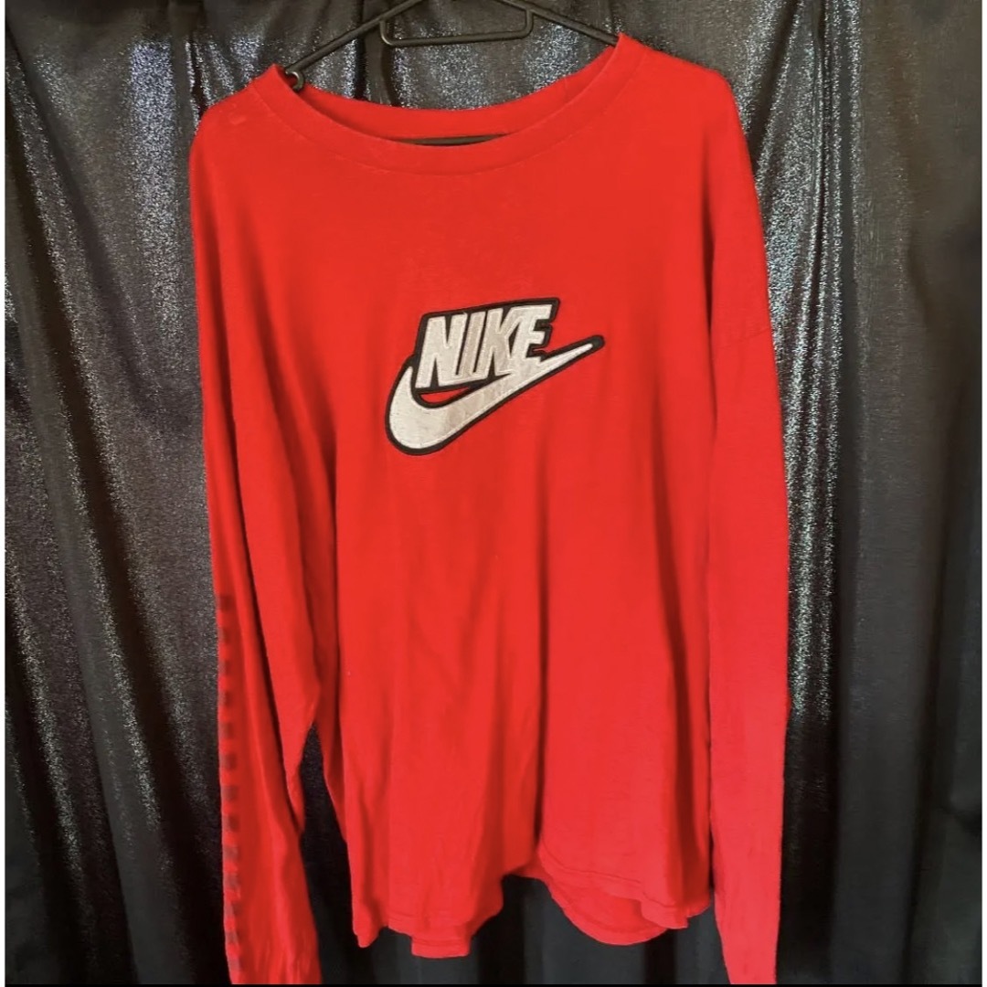 NIKE(ナイキ)のNIKE ロングTシャツ 赤 メンズのトップス(Tシャツ/カットソー(七分/長袖))の商品写真