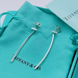 Tiffany & Co. - 【極美品】Tiffany & Co. Tスマイル ピアス ワイヤー