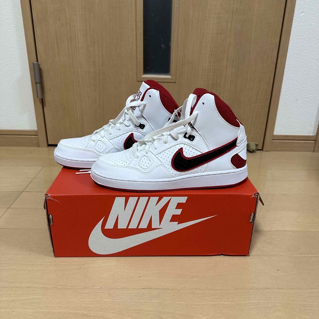 NIKE - 【新品】NIKE バッシュ スニーカー 25cmの通販 by kuni's NIKE - 【新品】NIKE バッシュ スニーカー 25cmの通販 by kuni's