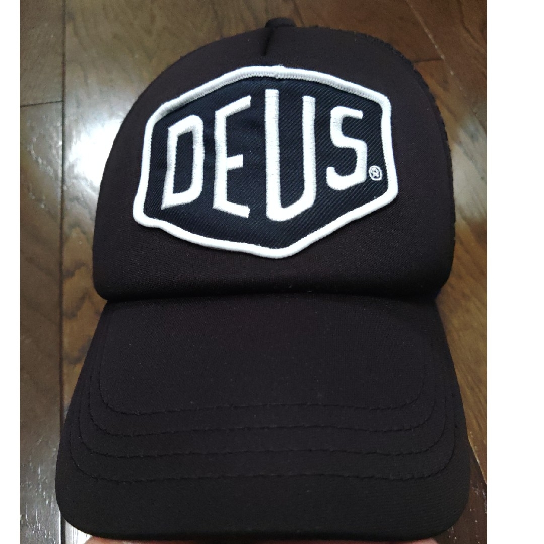 Deus ex Machina(デウスエクスマキナ)のDEUS　キャップ　黒　メッシュ レディースの帽子(キャップ)の商品写真