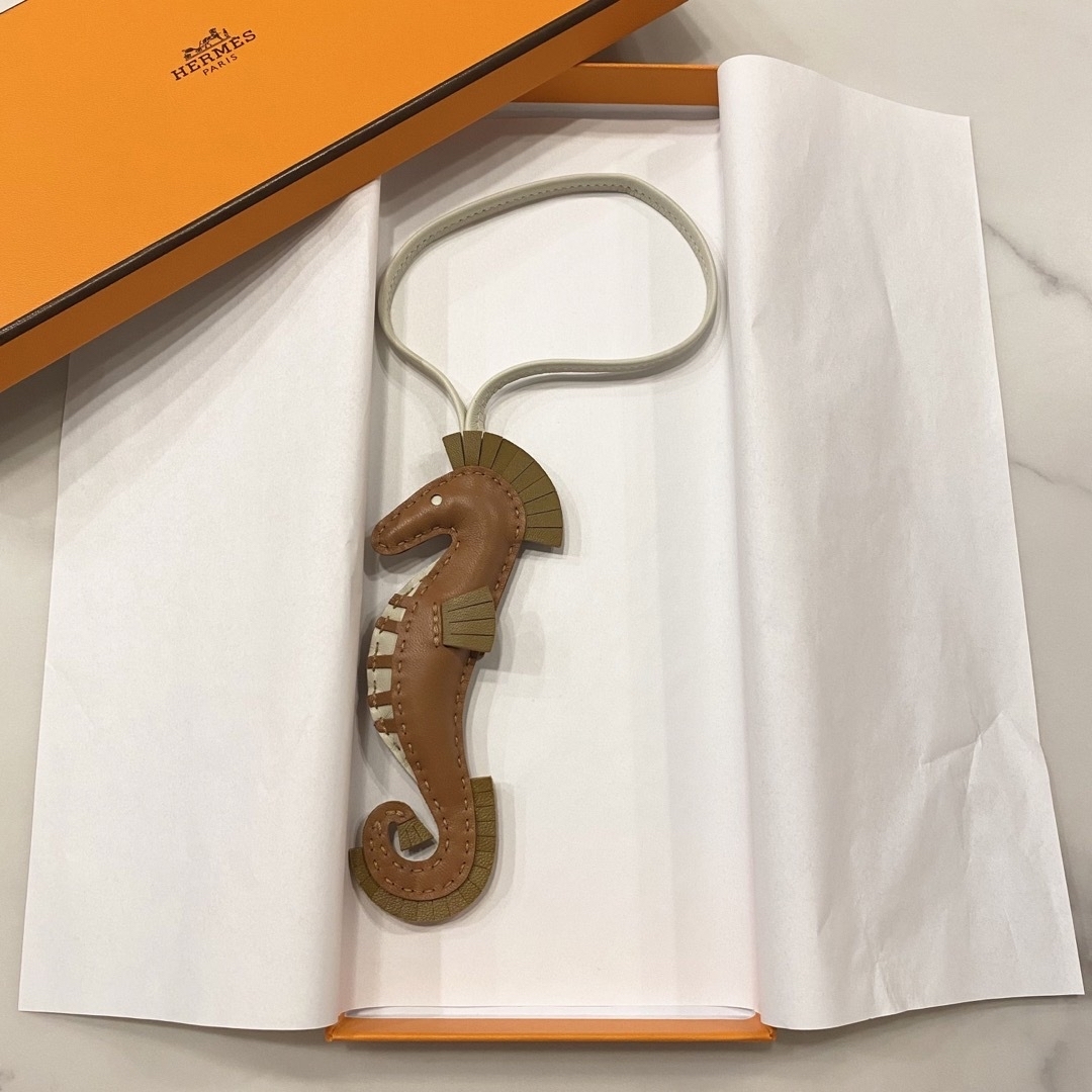 Hermes タツノオトシゴ イポチャーム エルメス